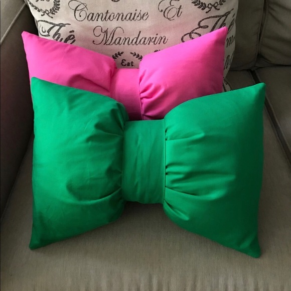 Green Bow Throw Pillow 12”x16” - Picture 3 of 4